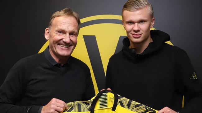 意甲战报：扎尼奥洛破门，2人染红，乌迪内斯2-0帕尔马（意甲战况：扎尼奥洛建功，乌迪内斯2-0击败帕尔马，2人被罚下）