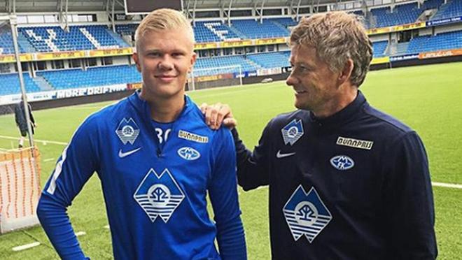 法尔克：诺伊尔续约可能目前是五五开，明年3月后会有最终决定（法尔克：诺伊尔续约前景各半，最终决定预计明年3月后出炉）