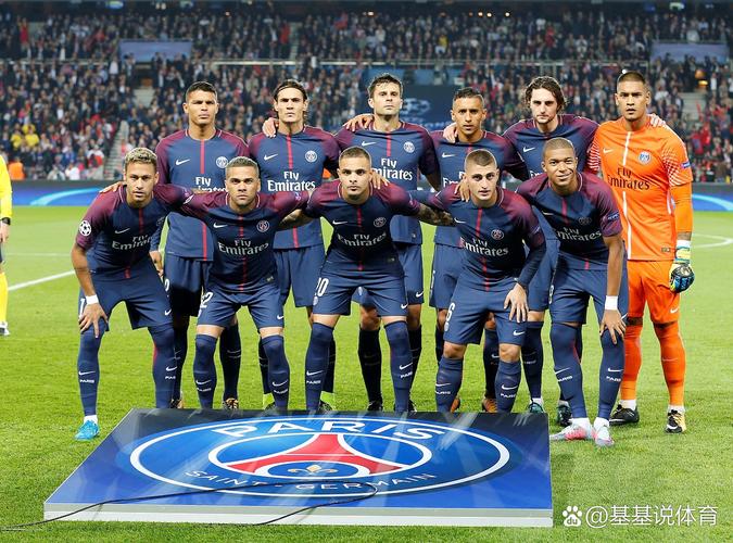 达成尤文生涯200场里程碑，洛卡特利获赠纪念球衣（洛卡特利迎尤文生涯第200场，获赠纪念球衣）