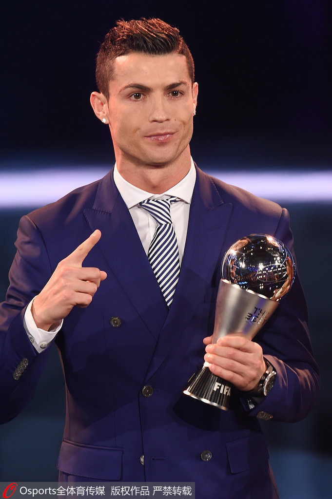 英联杯战报：谢尔基、萨维尼奥破门，曼城2-0布伦特福德进四强（英联杯简讯：谢尔基与萨维尼奥建功，曼城2-0布伦特福德晋级四强）