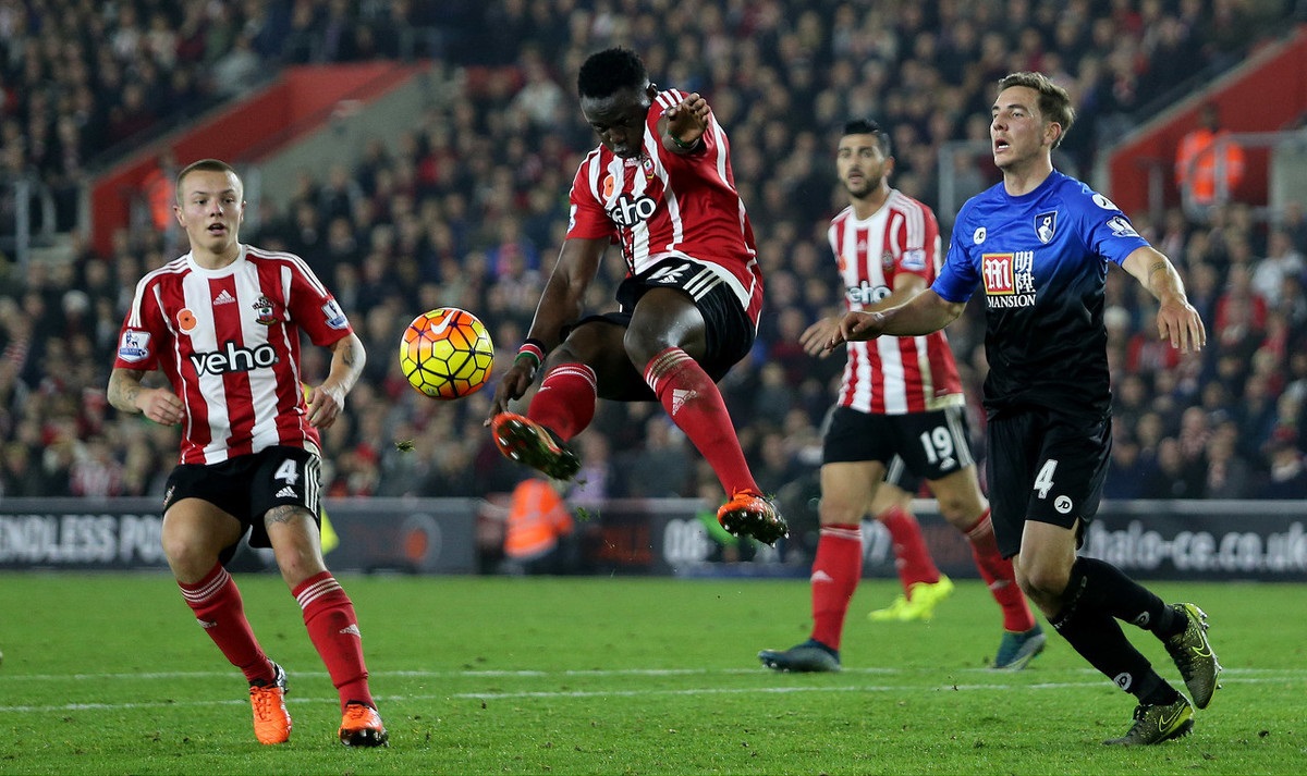 罗马诺：恩德里克优先考虑加盟里昂，里昂正与皇马谈租借（罗马诺：恩德里克倾向加盟里昂，里昂正与皇马洽谈租借）