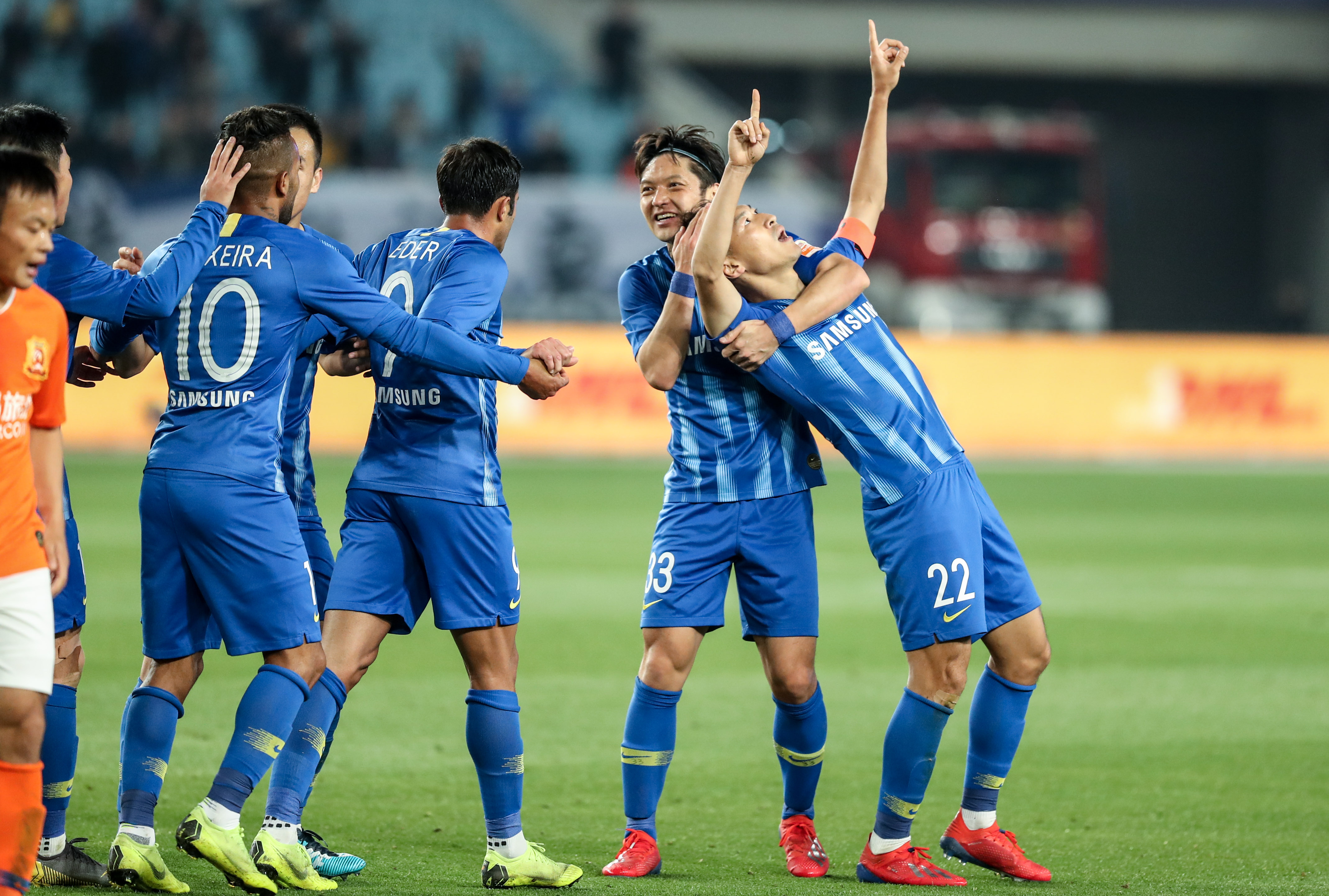 山东力克青岛晋级CBA杯八强，对阵浙江（山东击败青岛挺进CBA杯八强，将战浙江）