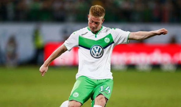 足球曼城后防核心伤缺三周，赛程压力巨大（曼城后防大将因伤缺阵三周，密集赛程压力陡增）