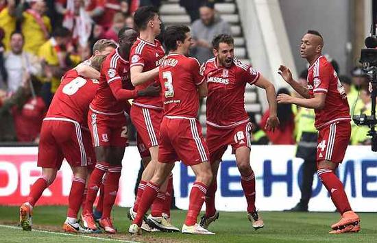 媒体人：如果不是球队伤病多，小杨就在发展联盟专心练级挺好（媒体人：要不是球队伤兵多，小杨在发展联盟专注提升更好）