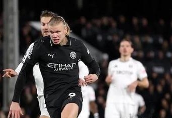 篮球湖人球员关键比赛中发挥稳定（湖人球员在关键比赛中表现稳健）