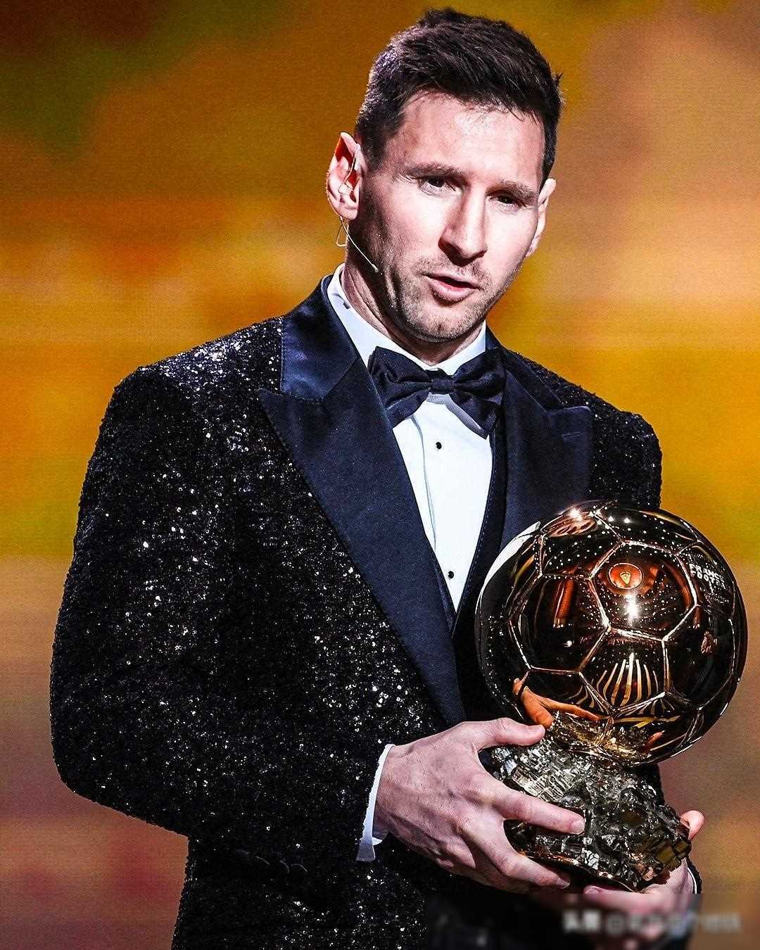 意媒：加斯佩里尼曾邀德罗西住他在热那亚的家，德罗西婉拒了（意媒：加斯佩里尼曾邀德罗西入住其热那亚住所，后者婉拒）