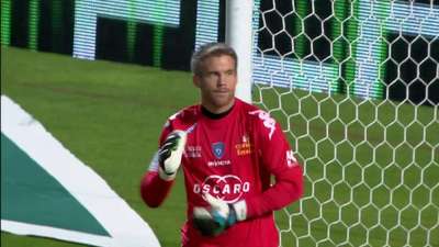 C罗前队友：不喜欢梅西就不喜欢足球！C罗能踢到100岁！（C罗旧友直言：不爱梅西就不爱足球！C罗能踢到百岁！）